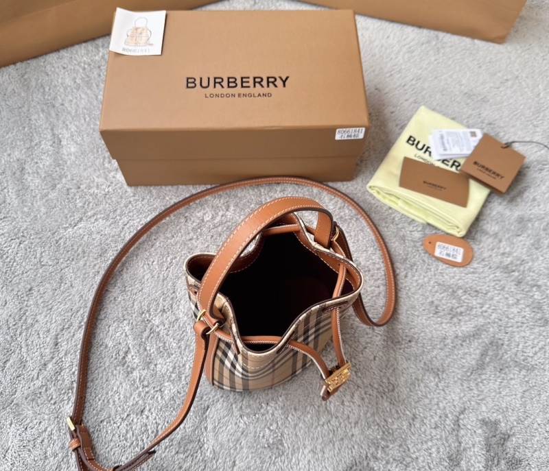 Bv*b*rry bucket bags